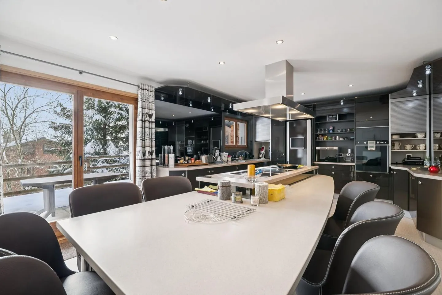 Elegant Alpine Architecture and Panorama in Morgins - Portes du Soleil - Photo 7 of 13