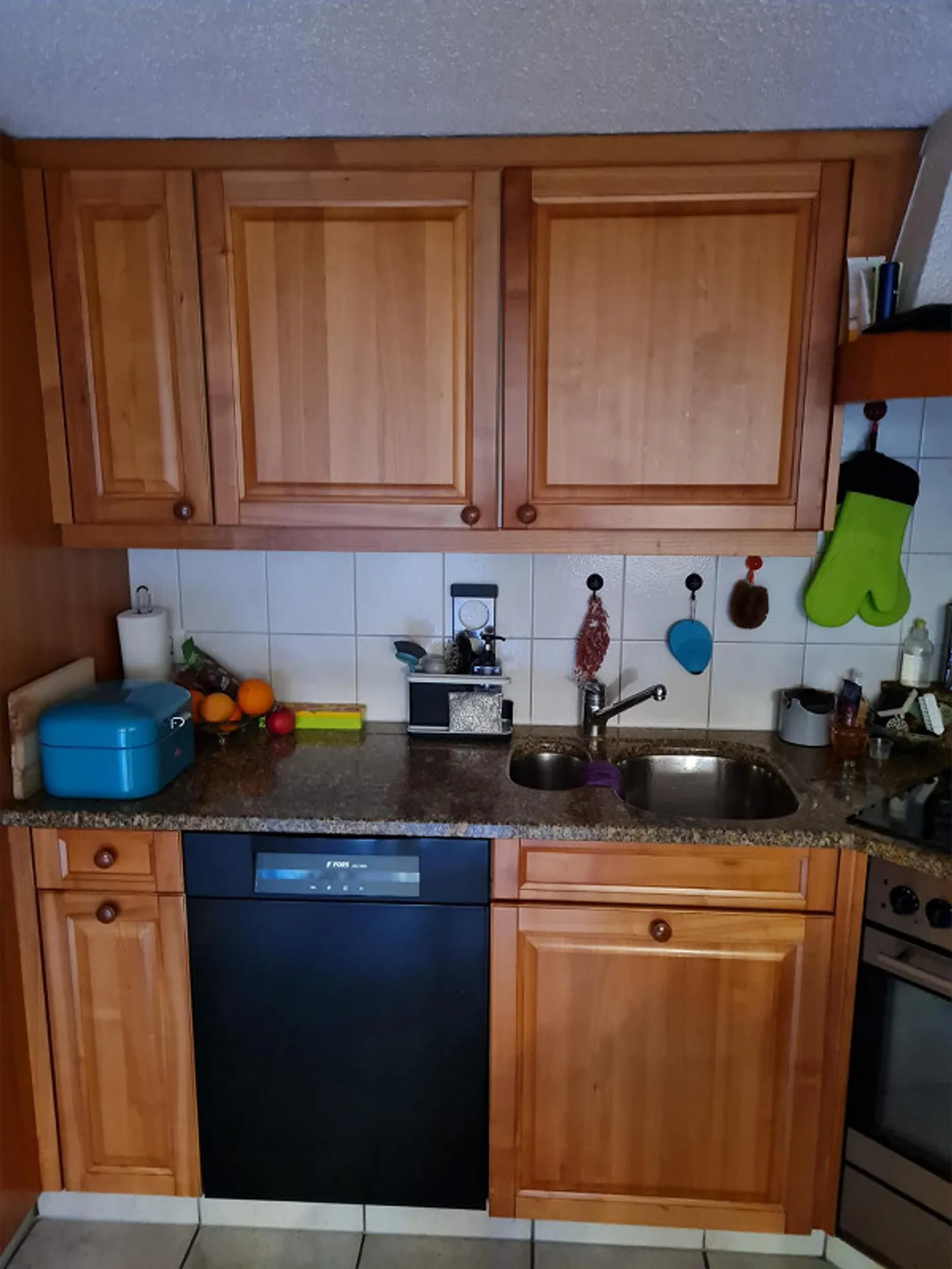 Living like in a single-family home - Photo 6 of 9