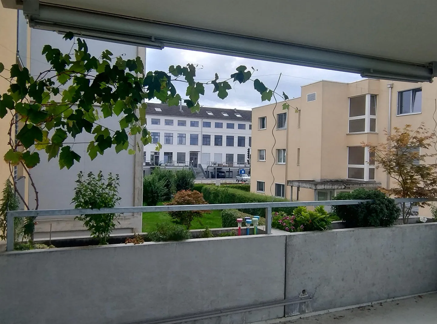 Appartamento luminoso e moderno di 4,5 stanze in una posizione tranquilla, vicino al lago e alla stazione - Foto 5 di 19
