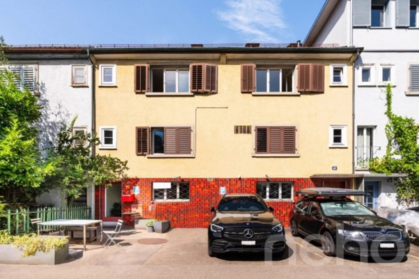 Rental building in Zurich-Wipkingen - Photo 1 of 12