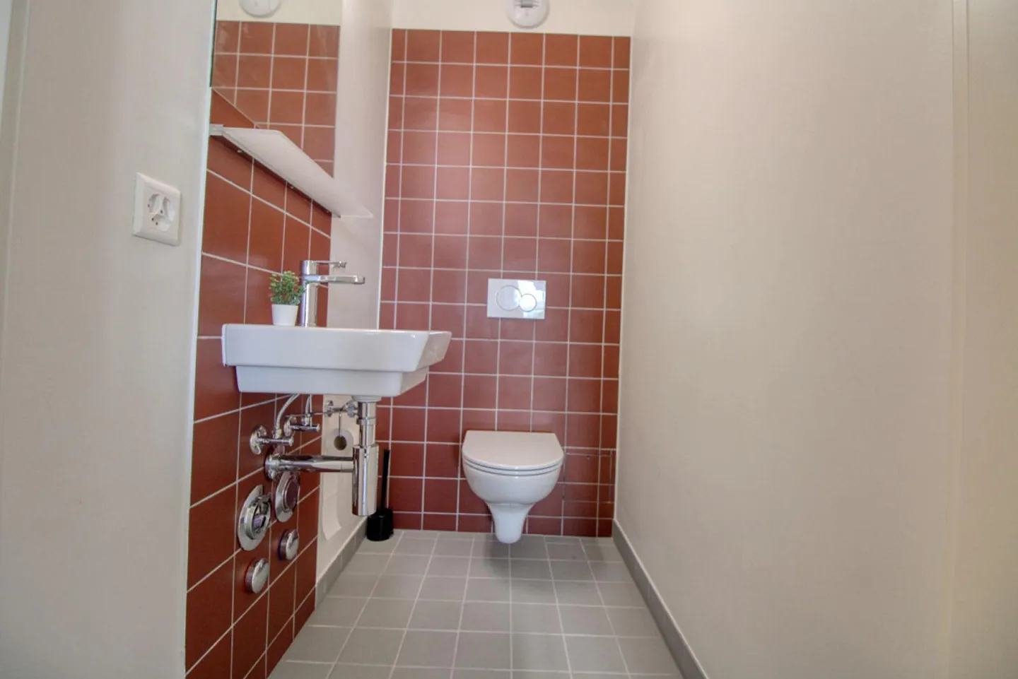 Spacious Coliving Apartment in Crissier with private Balcony - Foto 8 di 19