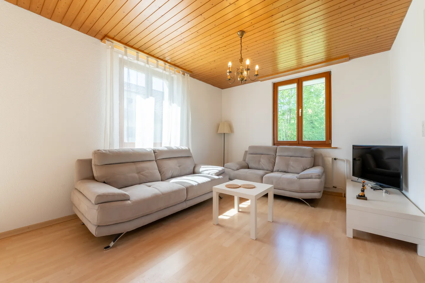 Vielseitiges Doppelhaus mit Garten - Foto 6 von 10