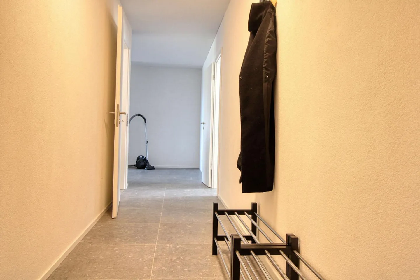 Spacious Coliving Apartment in Crissier with private Balcony - Foto 17 di 19