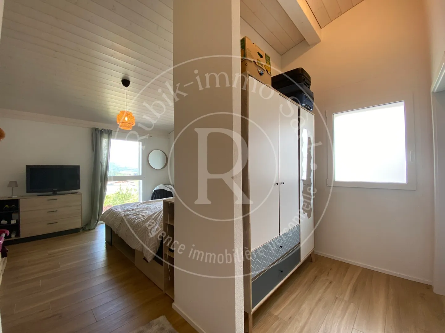 New semi-detached house just steps from Bulle - Photo 9 of 13
