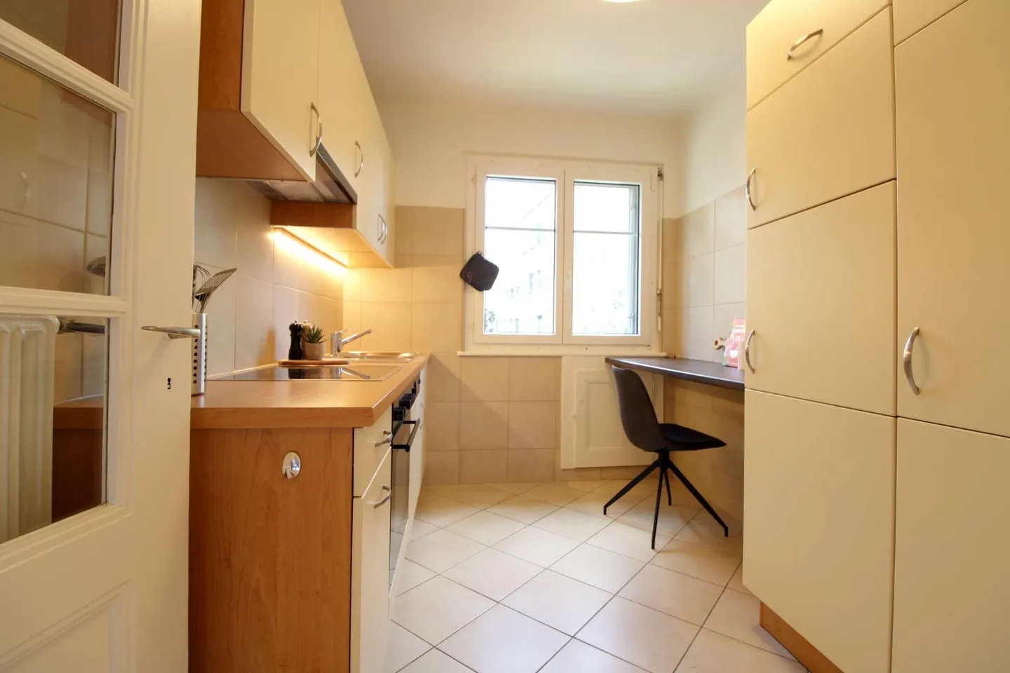 Coliving moderno tra vita lacustre e vita cittadina a Losanna - Foto 10 di 30