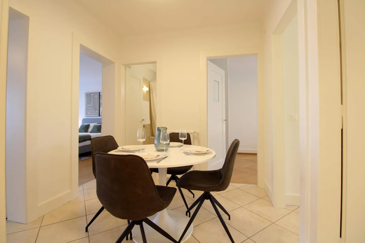 Coliving moderno tra vita lacustre e vita cittadina a Losanna - Foto 12 di 30