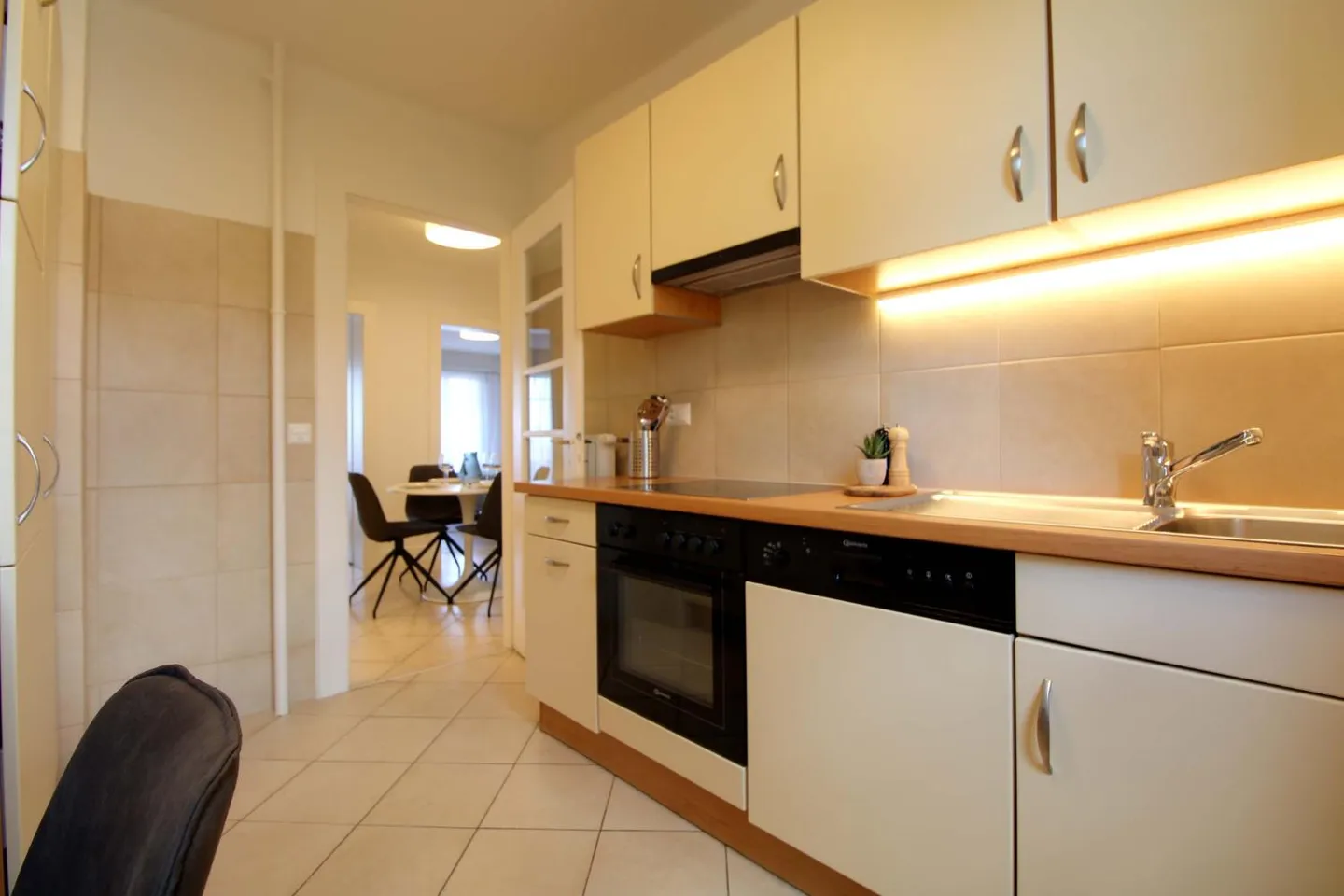 Coliving moderno tra vita lacustre e vita cittadina a Losanna - Foto 8 di 30