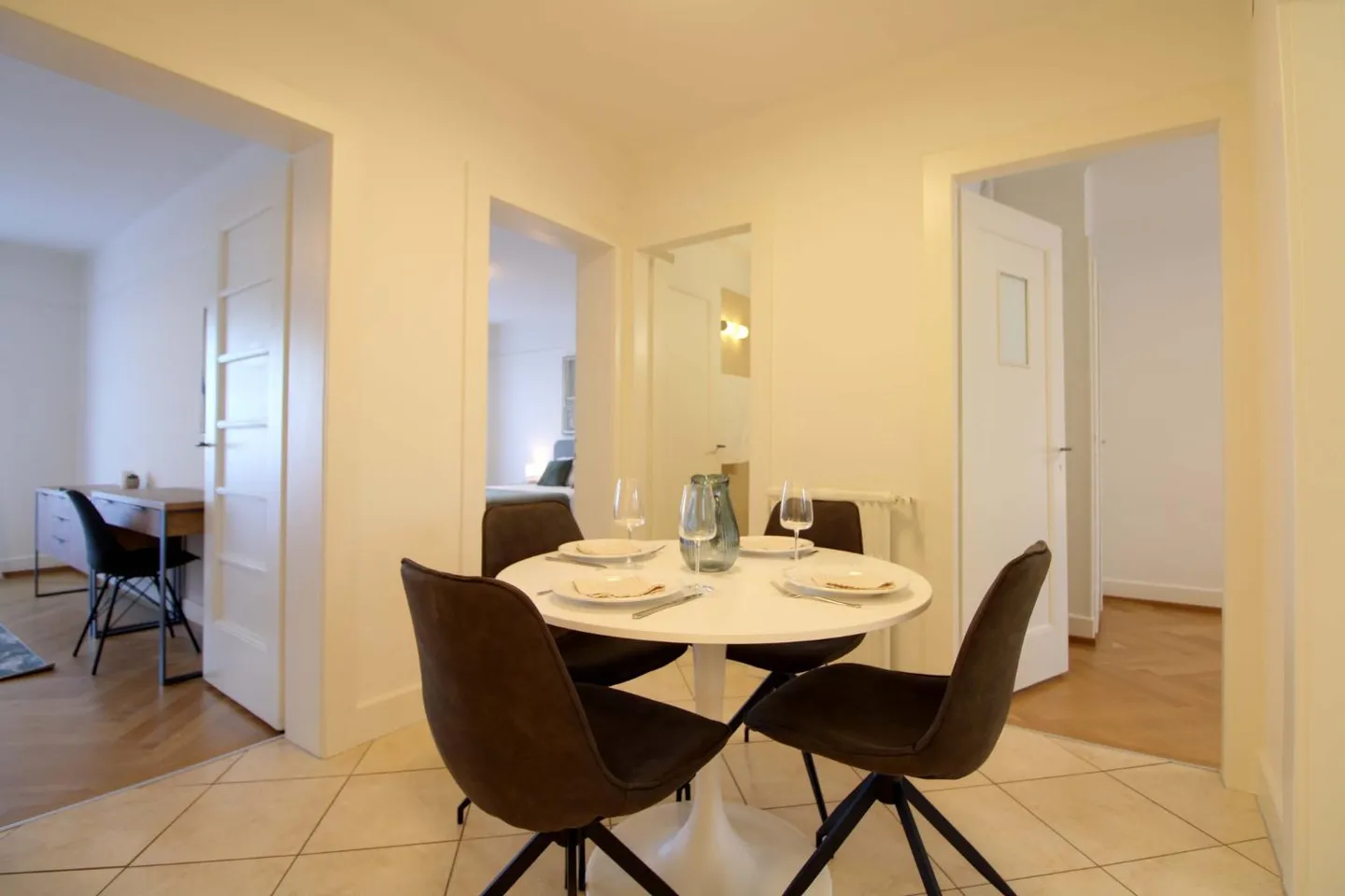 Coliving moderno tra vita lacustre e vita cittadina a Losanna - Foto 22 di 30