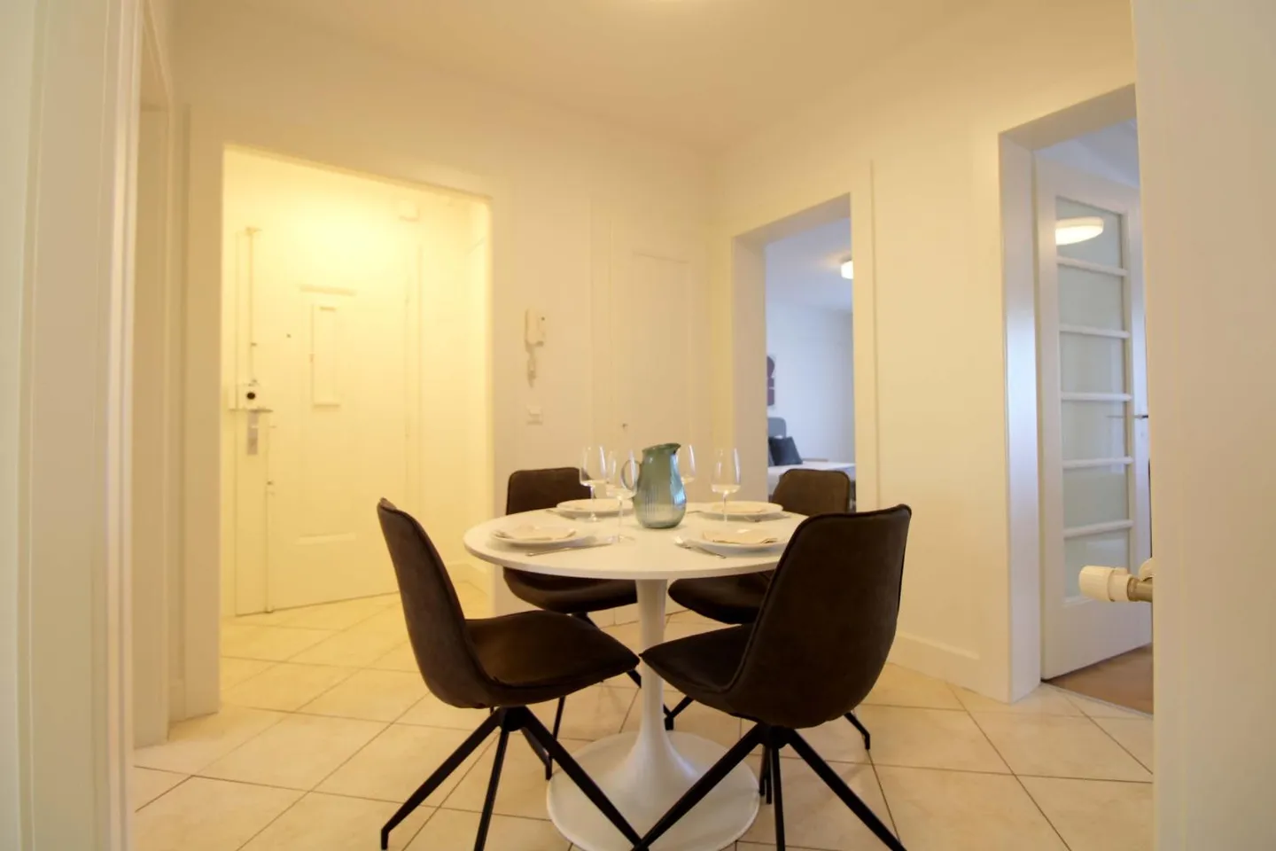 Coliving moderno tra vita lacustre e vita cittadina a Losanna - Foto 29 di 30