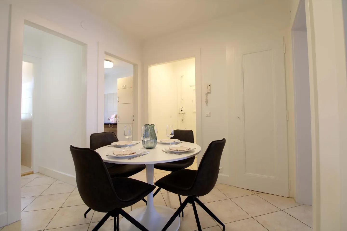 Coliving moderno tra vita lacustre e vita cittadina a Losanna - Foto 24 di 30