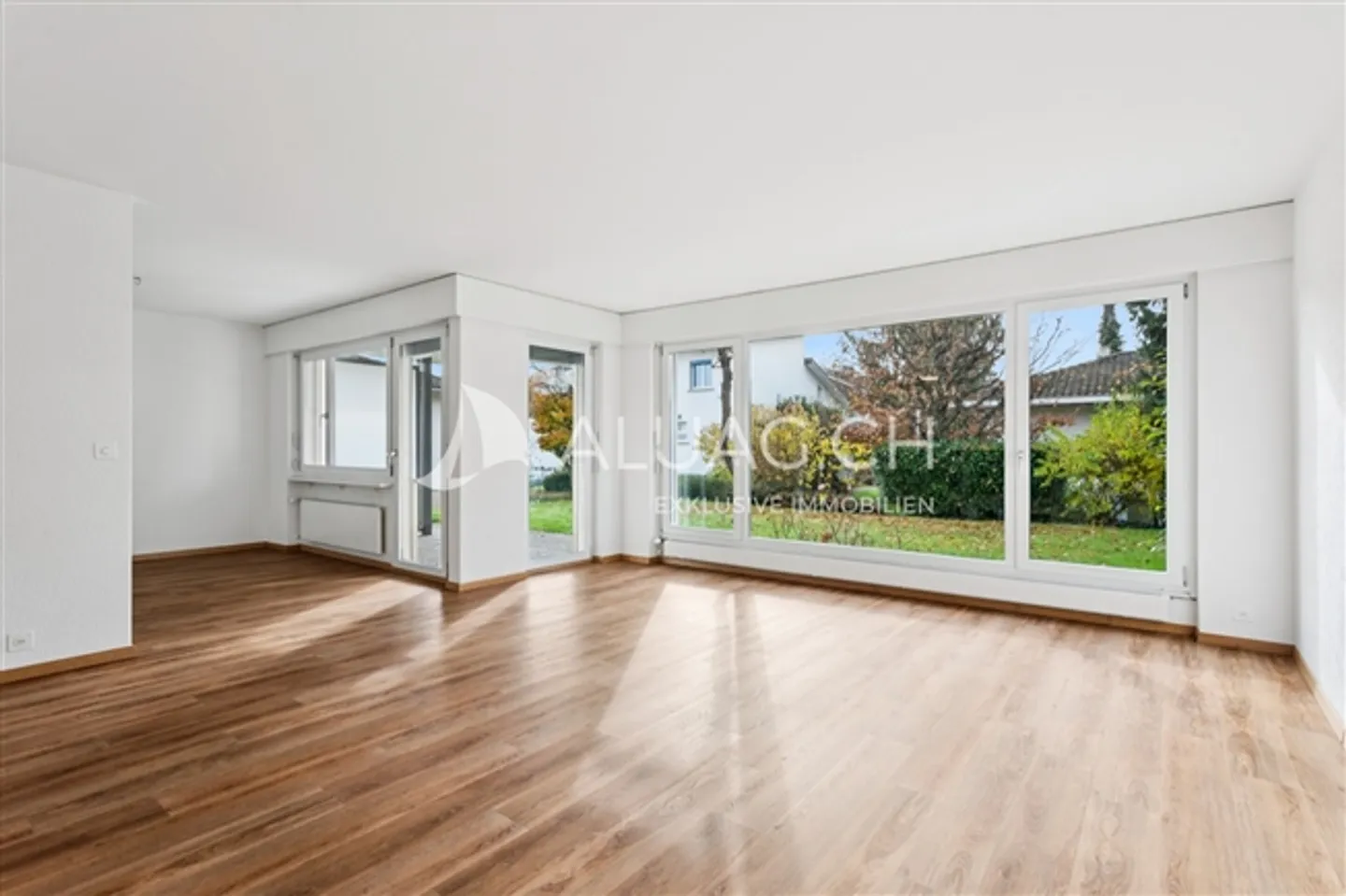 LIVING WITH A LOT OF SURROUNDINGS IN PORTMOOS - Photo 4 of 13