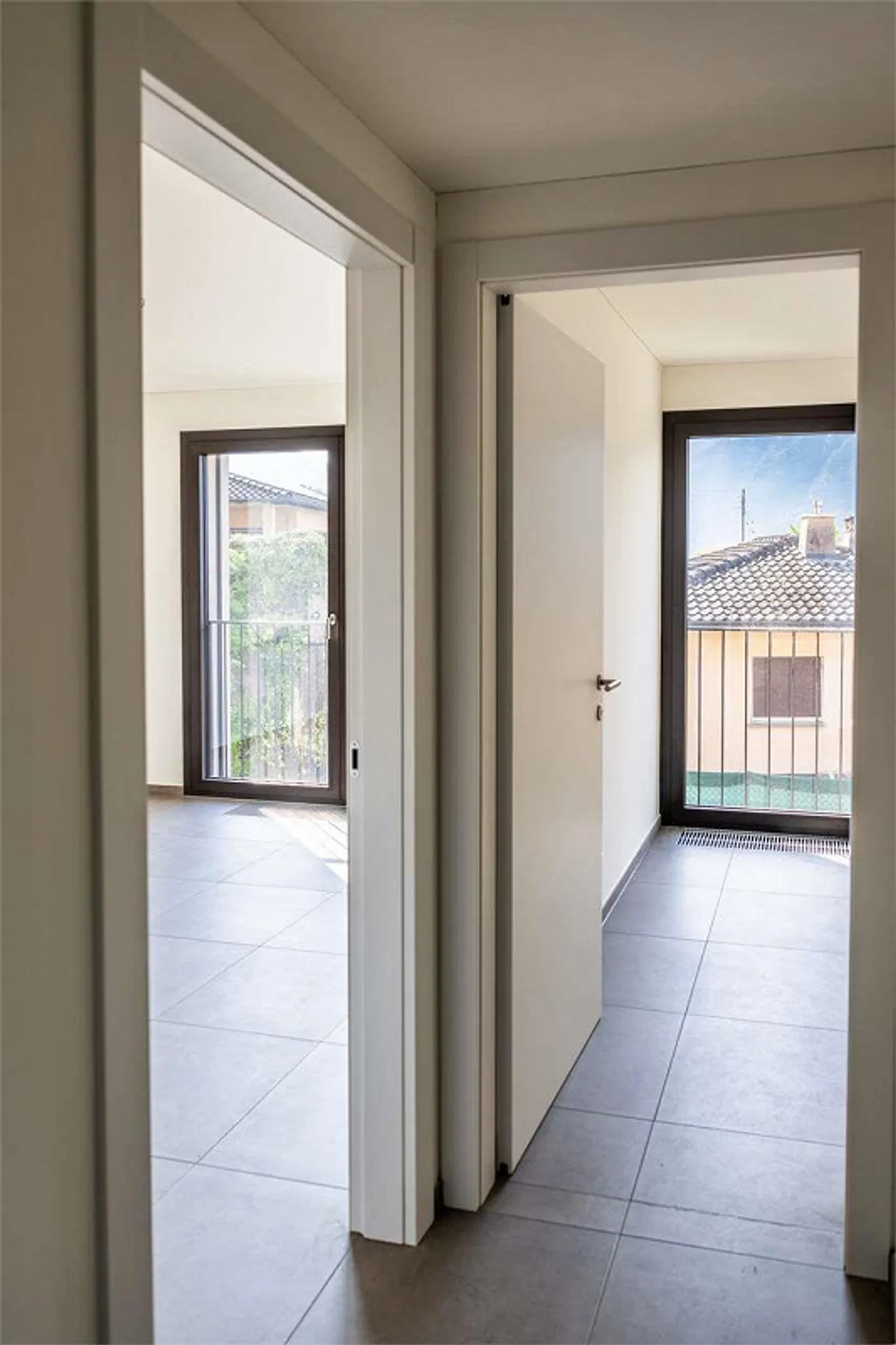 Nuovo appartamento di 3,5 stanze a Gordola con giardino - Foto 8 di 13