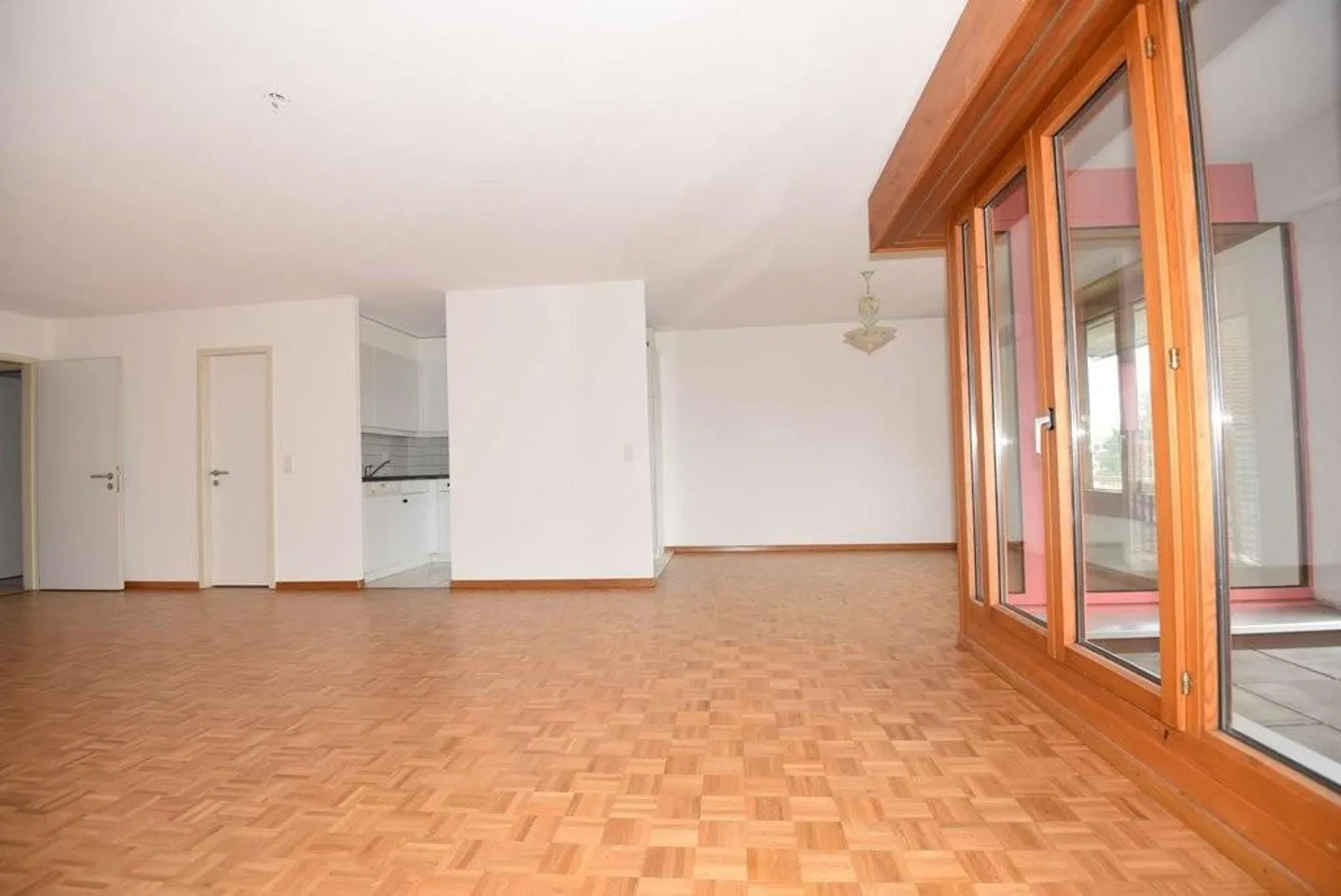 Beautiful 3-room apartment of 102 m2 with balcony - Photo 3 of 12