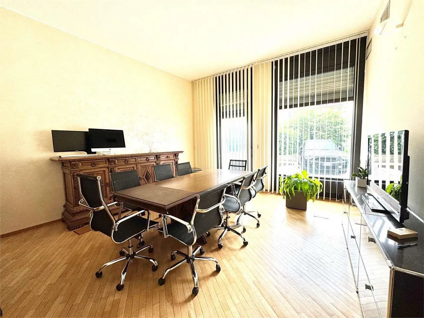 Ufficio di 5 locali a Lugano - centro a due passi dall'Istituto Elveti - Foto 1 von 6