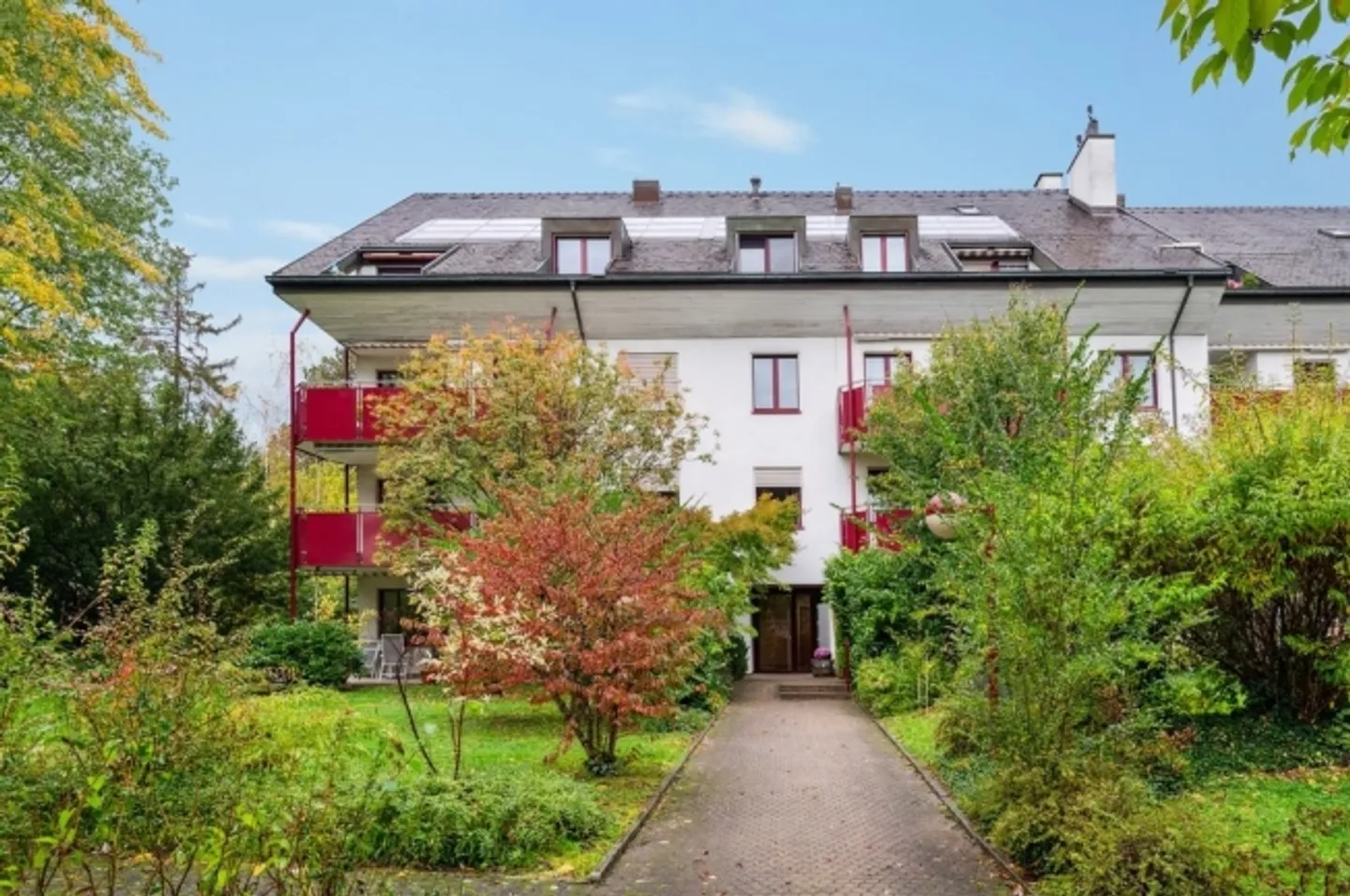Votre nouveau chez-vous dans un quartier résidentiel idyllique et calme - Photo 1 sur 9