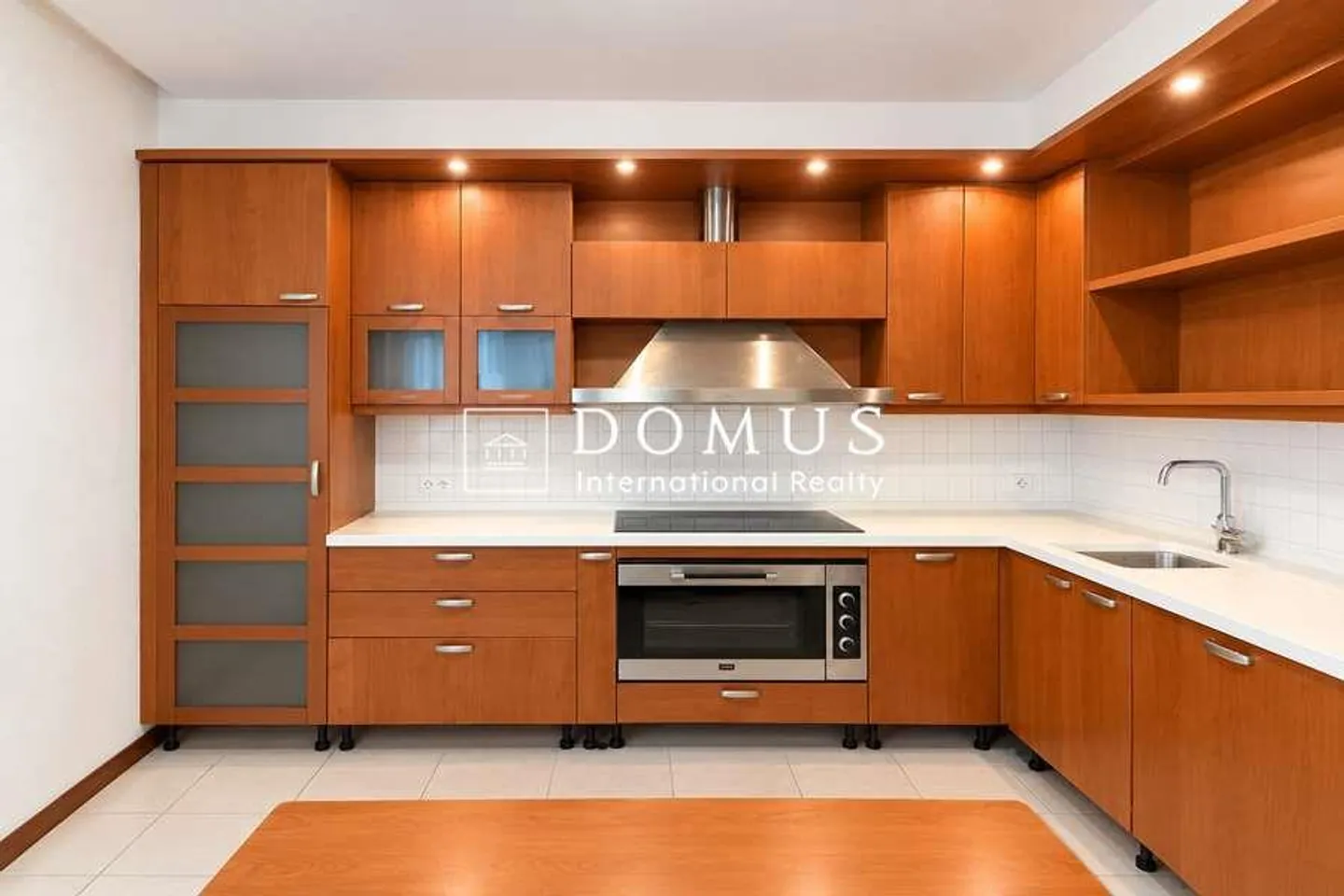 Elegante und geräumige Wohnung im Zentrum - Foto 3 von 12