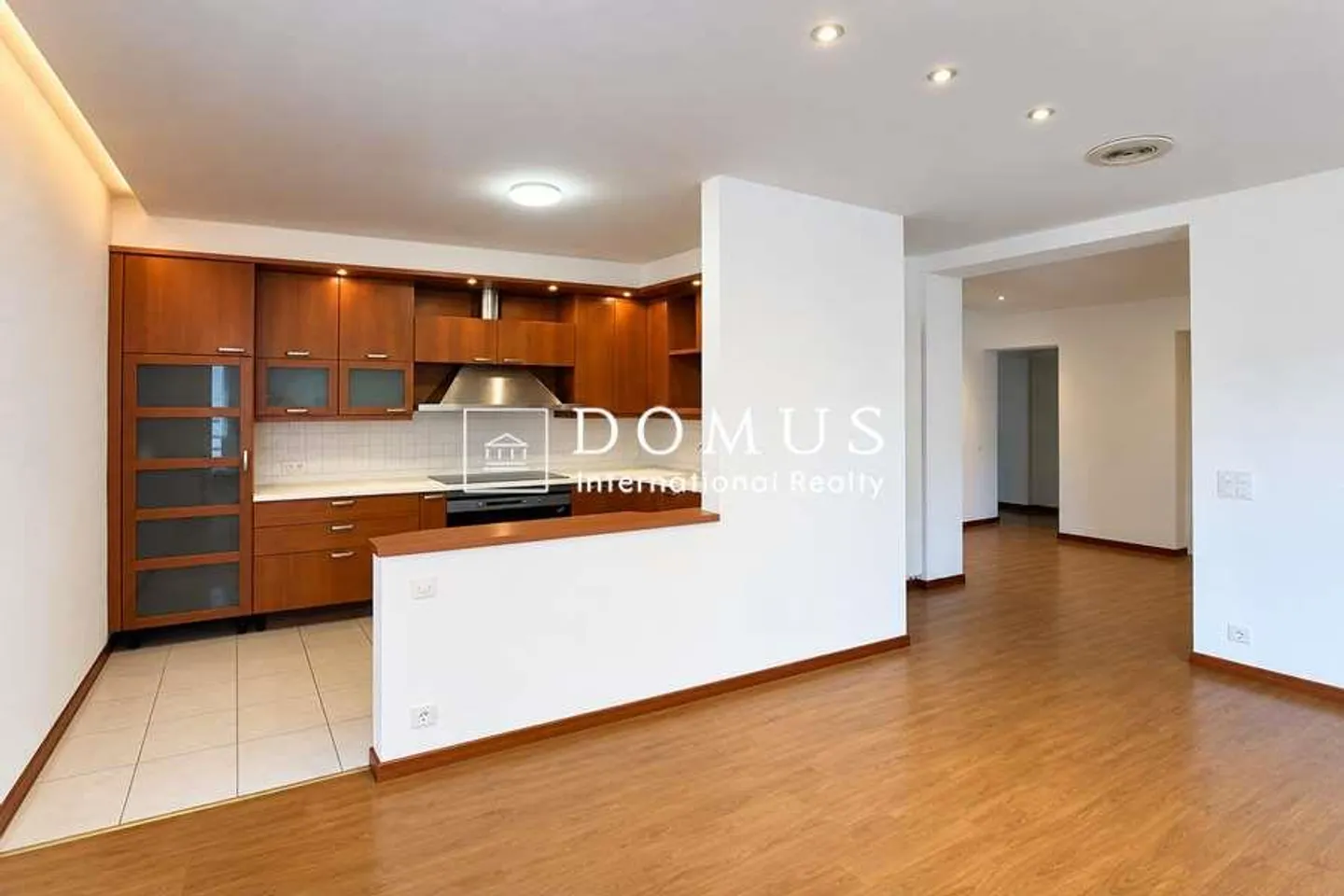 Elegante und geräumige Wohnung im Zentrum - Foto 4 von 12