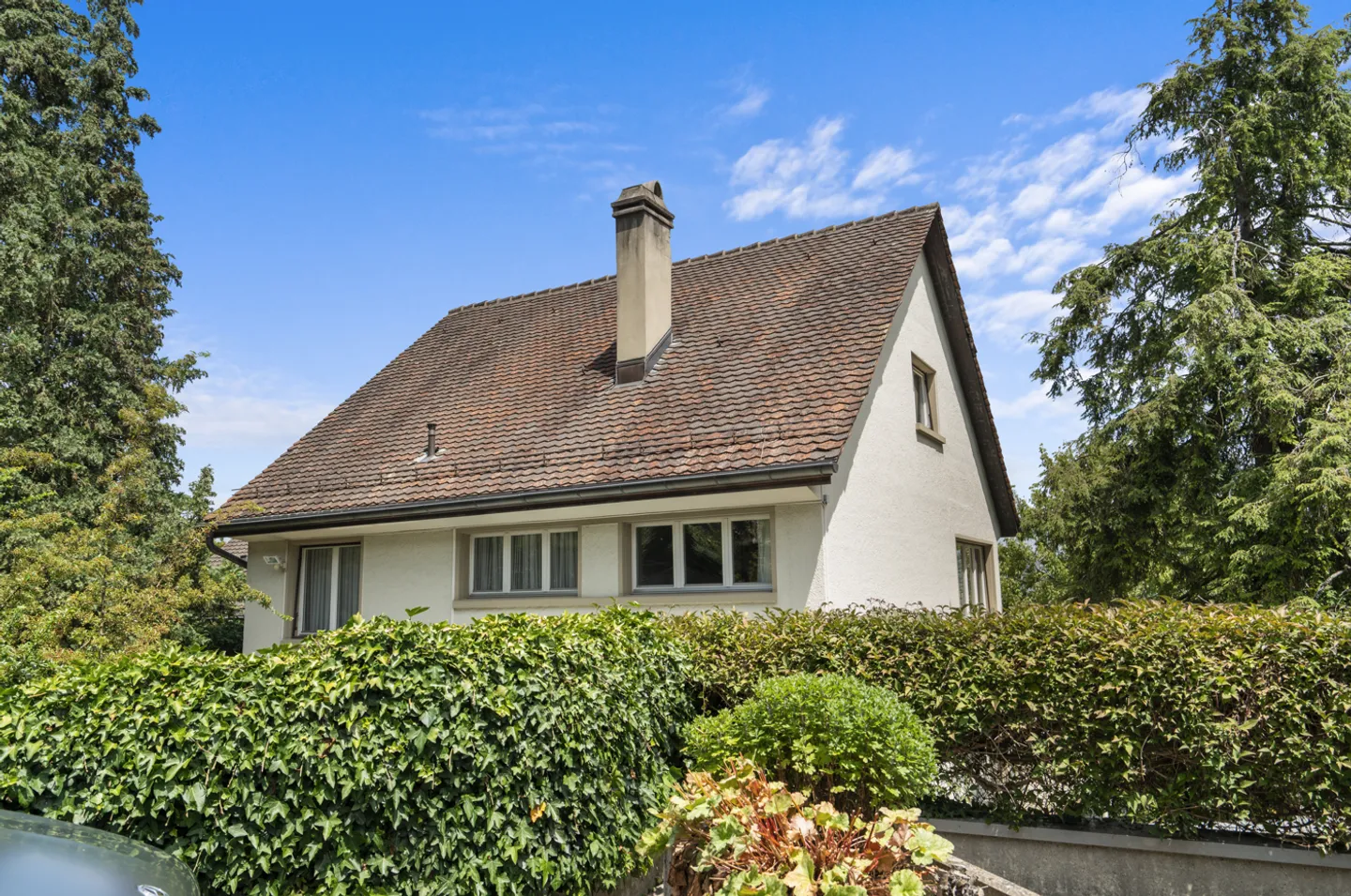 Living with Potential - Semi-Detached House with Garden Idyl in Rüschlikon - Photo 1 of 6
