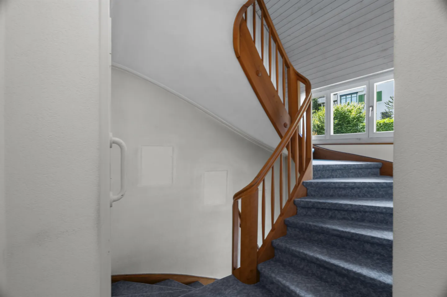 Living with Potential - Semi-Detached House with Garden Idyl in Rüschlikon - Photo 4 of 6