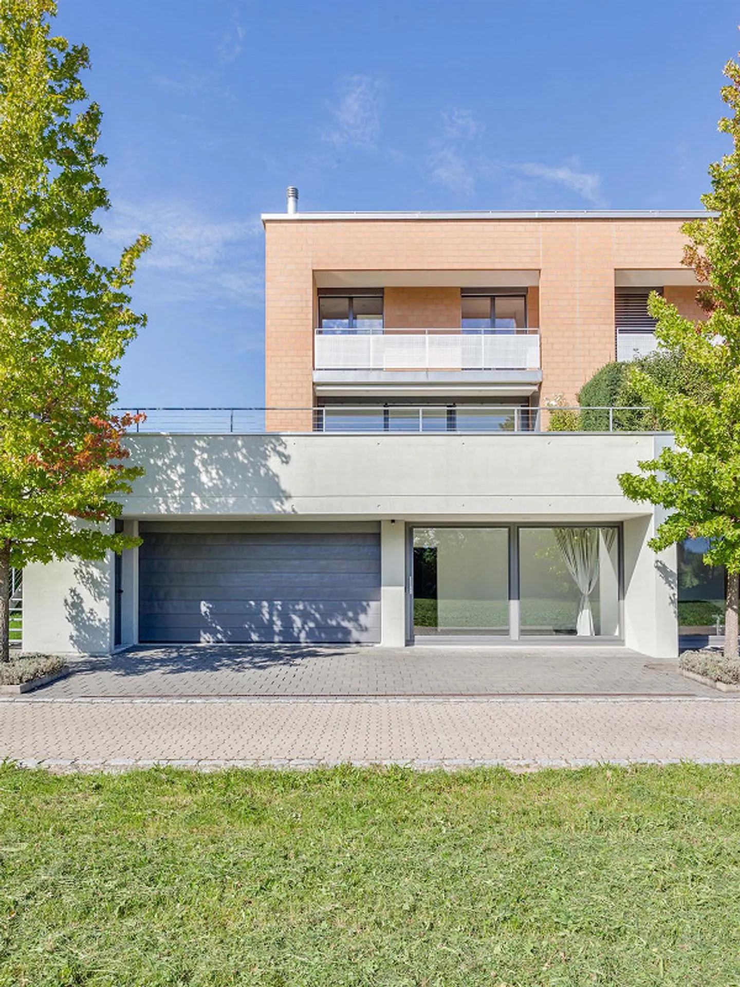 THE BRICK HOUSE 2.0 | Doppeleinfamilienhaus nahe Seeufer - Foto 2 von 13