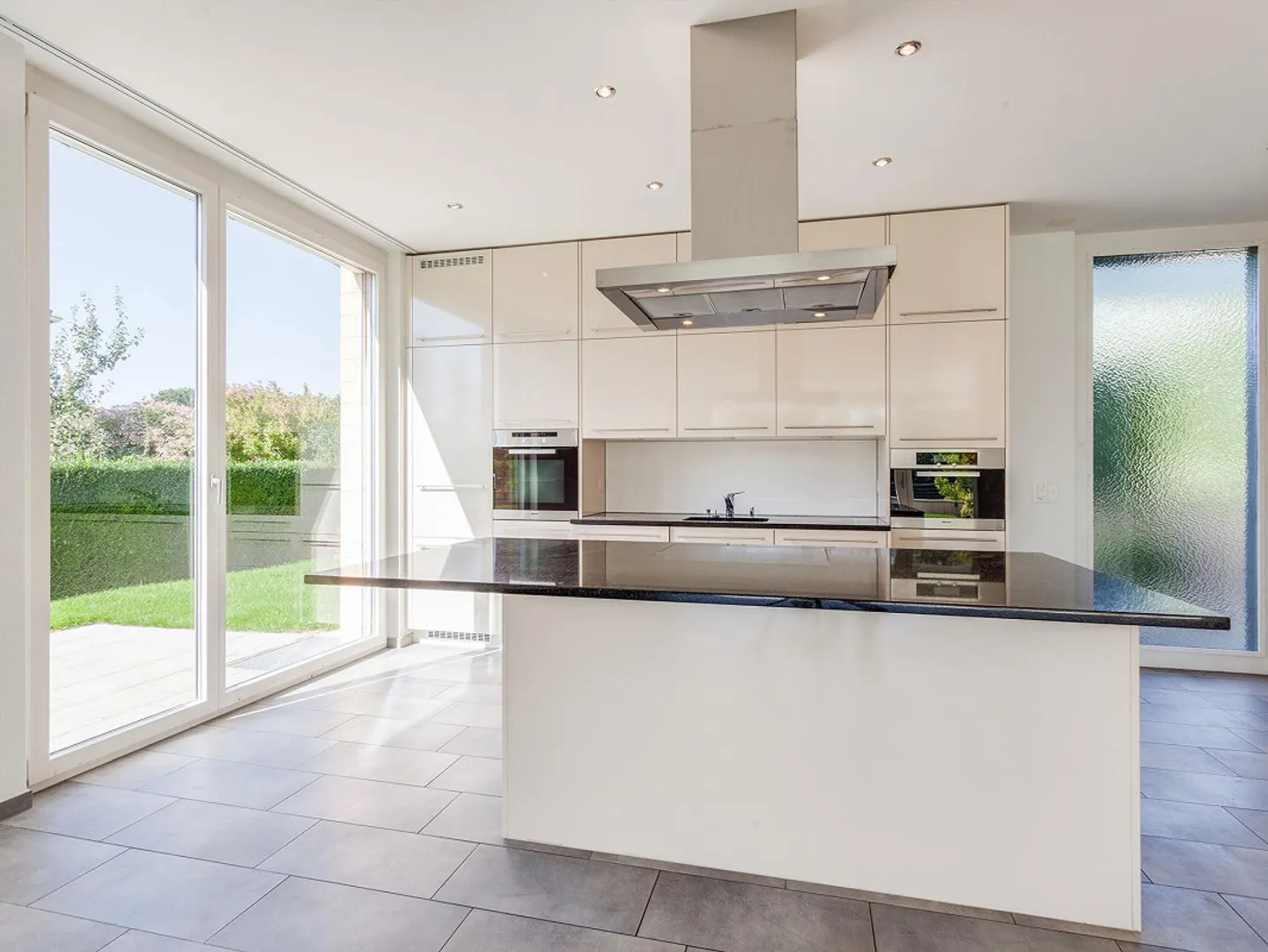 THE BRICK HOUSE 2.0 | Doppeleinfamilienhaus nahe Seeufer - Foto 6 von 13