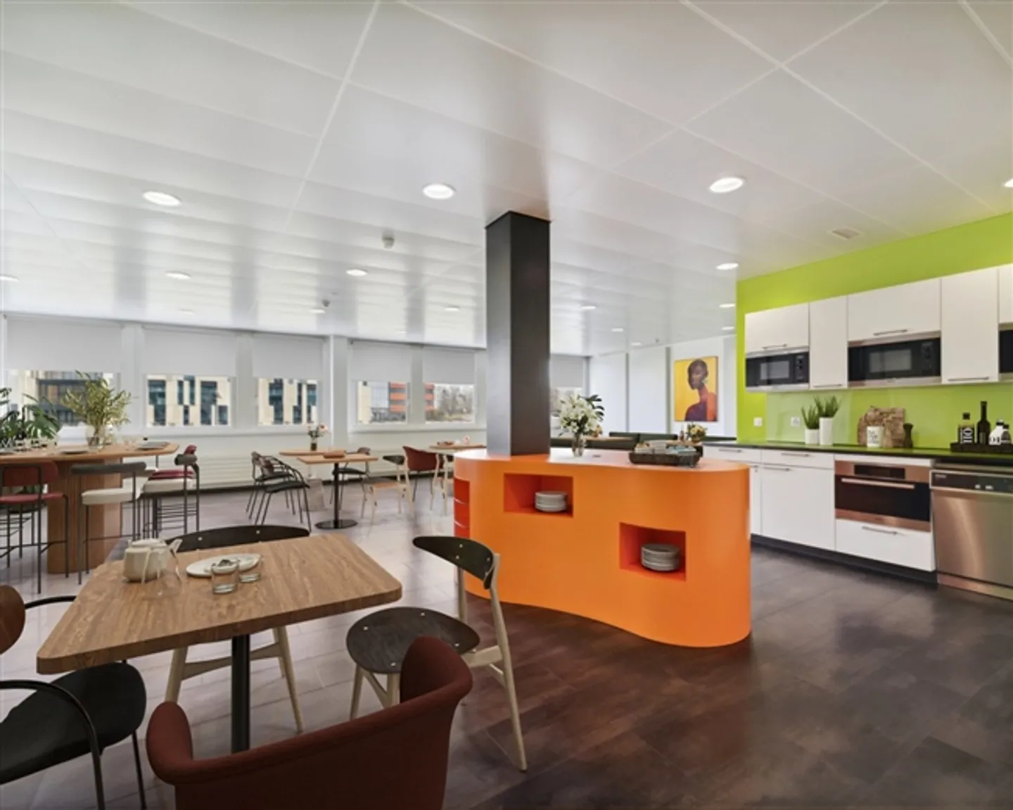 Spacious, high-end fitted office space - Photo 5 of 13