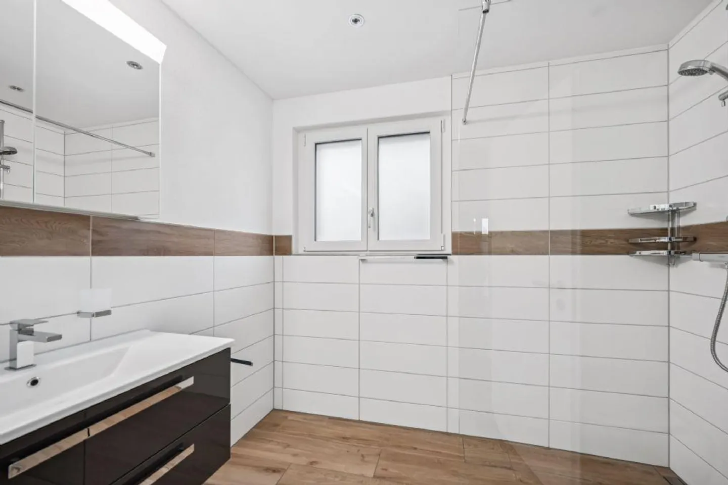 WELLNESS OASIS WITH POOL | STYLISH AND ELEGANT | SMART SPACE CONCEPT - Photo 8 of 13