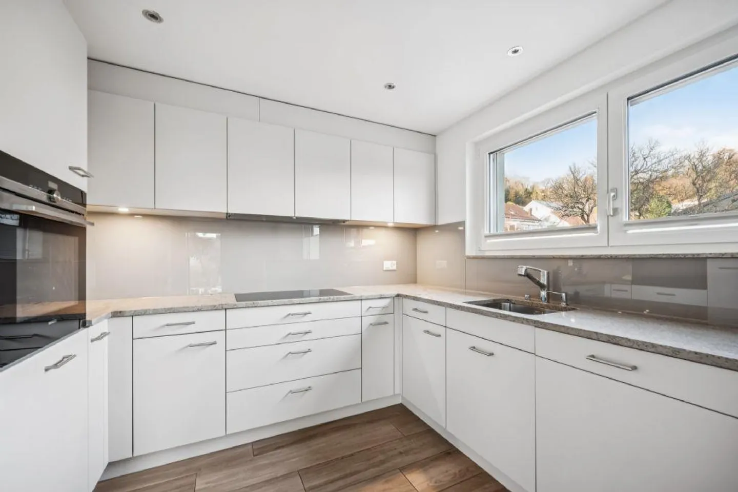 WELLNESS OASIS WITH POOL | STYLISH AND ELEGANT | SMART SPACE CONCEPT - Photo 5 of 13