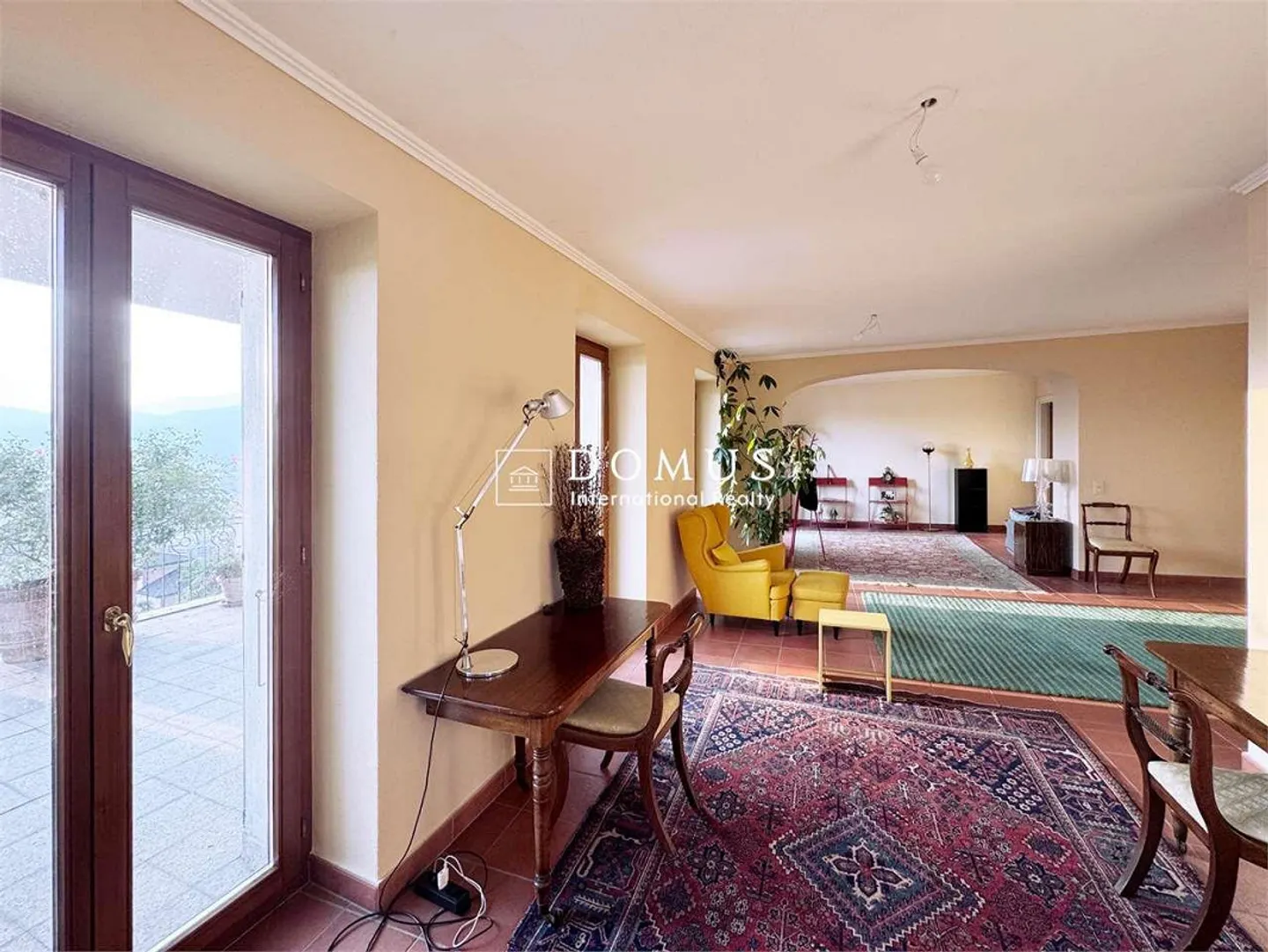 Spacious apartment with swimming pool - Photo 4 of 13