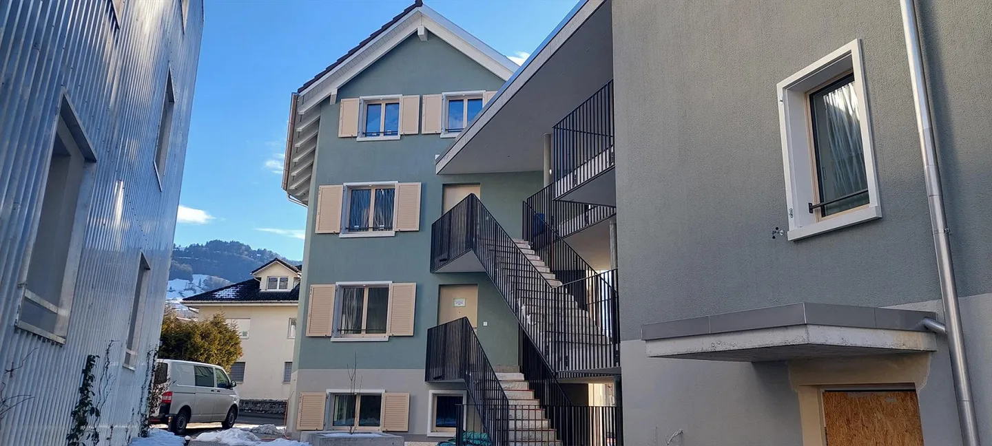 Modern 2.5-room new apartment with loggia and underground parking space - Photo 1 of 6