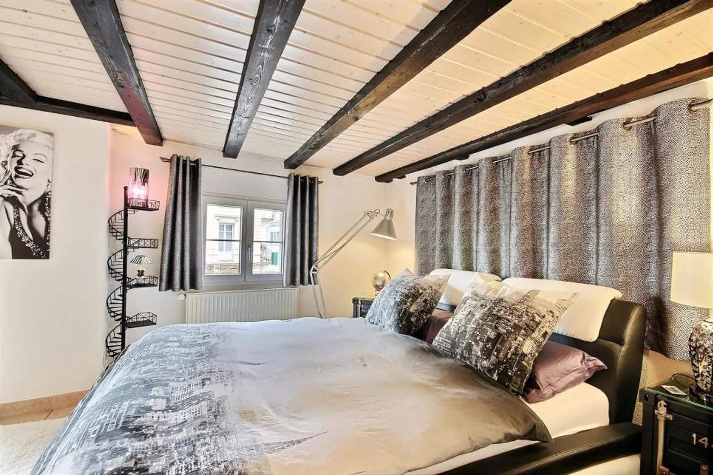 UNIQUE CHARACTER IN THE CITY CENTER - Photo 7 of 11