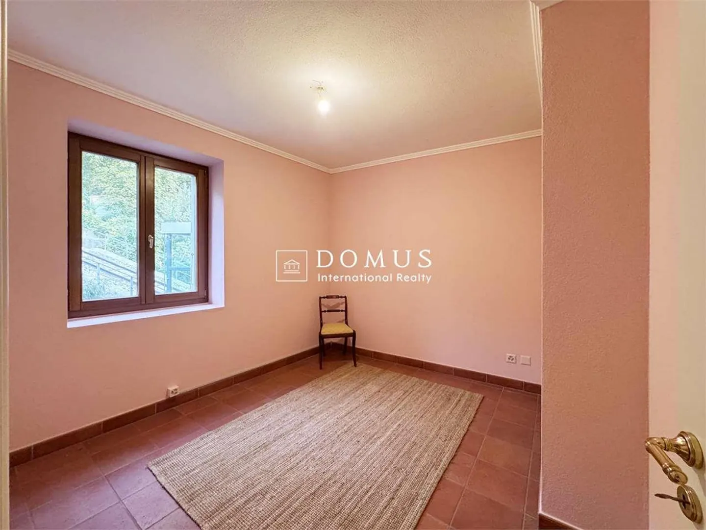 Spacious apartment with swimming pool - Photo 8 of 13