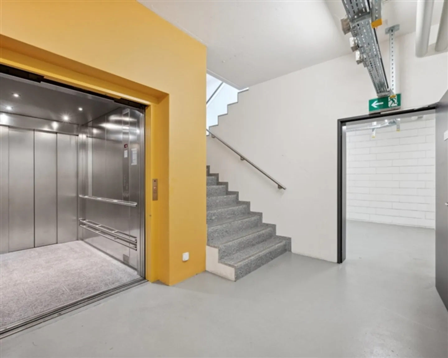 Spacious, high-end fitted office space - Photo 8 of 13