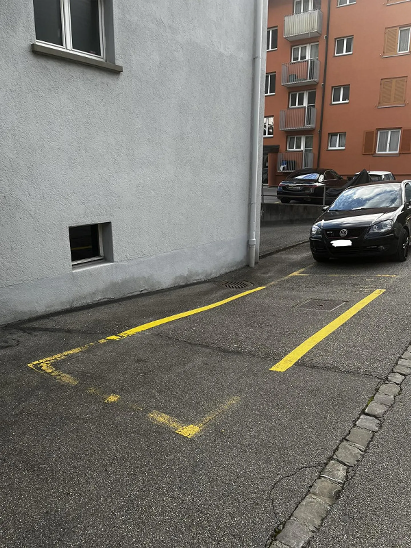 Outdoor parking for rent - Photo 1 of 1