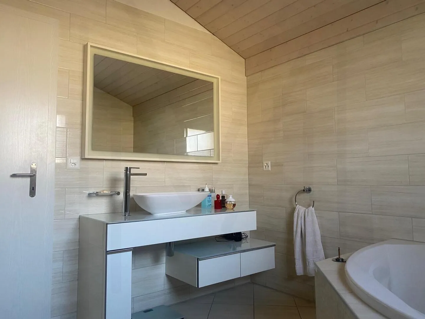 Belle maison individuelle de 4,5 pièces au cœur d'un lotissement résidentiel - Foto 14 von 15