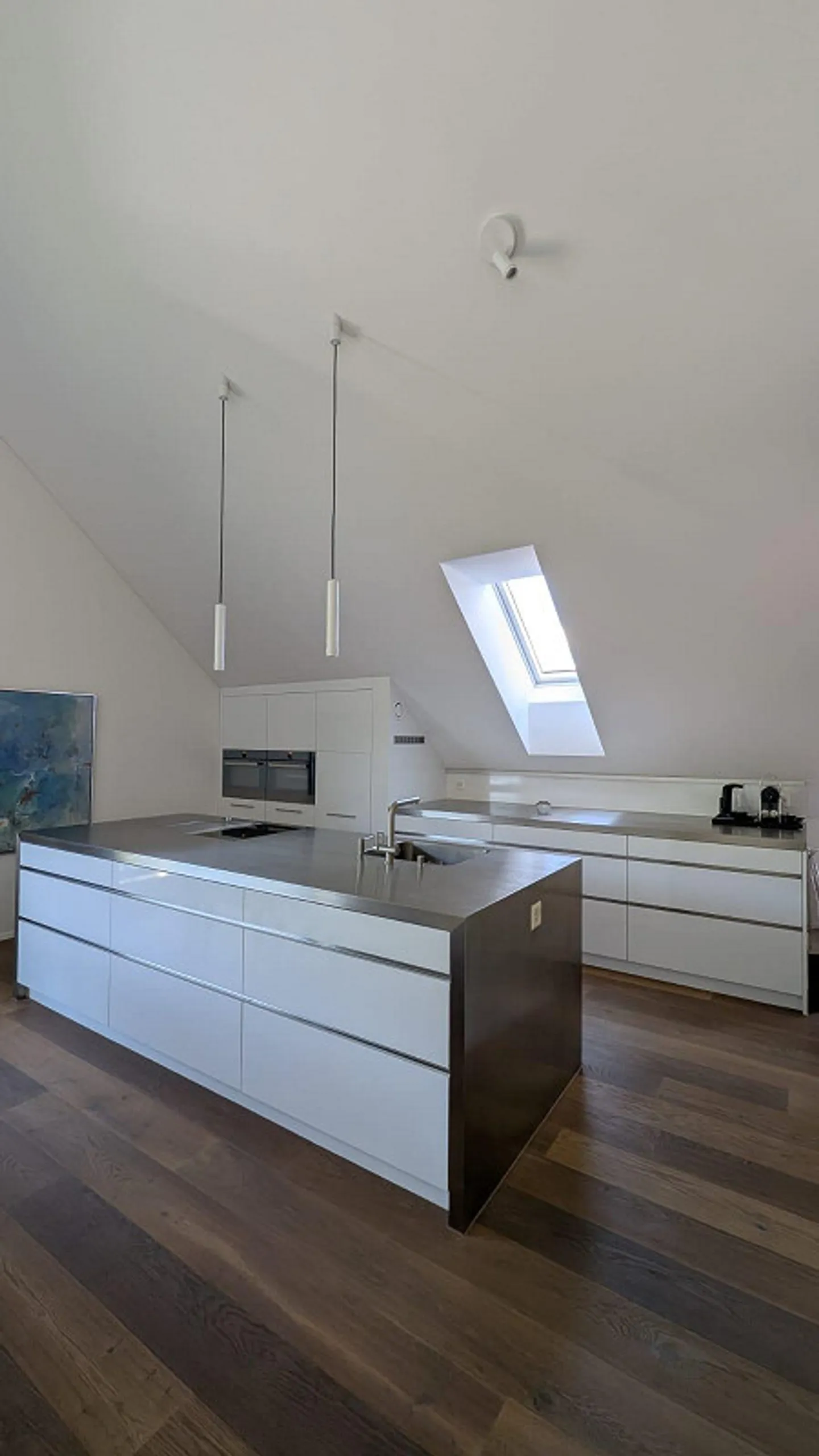 Exclusive Apartment - up to 5m Ceiling Height - View of the Lägern - Photo 4 of 17