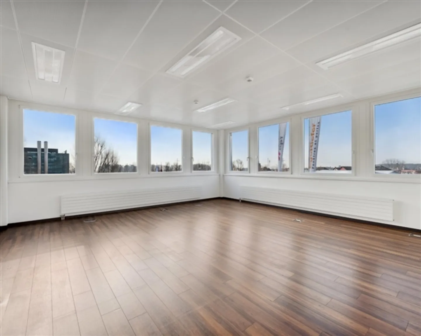 Spacious, high-end fitted office space - Photo 12 of 13