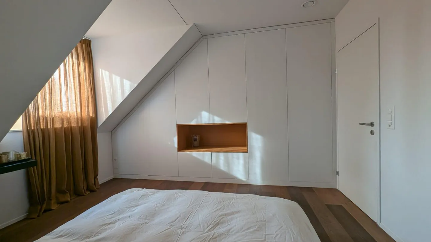 Exclusive Apartment - up to 5m Ceiling Height - View of the Lägern - Photo 7 of 17