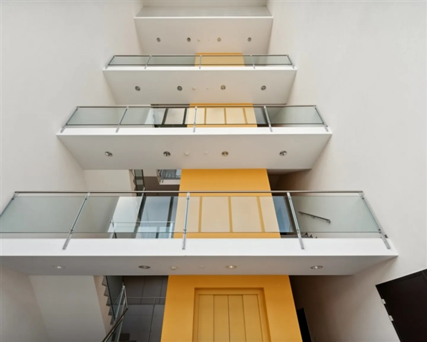 Spacious, high-end fitted office space - Photo 9 of 13