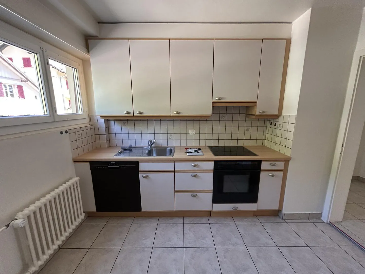 Zu vermieten: 3-Zimmer-Wohnung mit Balkon - Paul-Charmillot 82, St-Imier - Foto 3 von 9