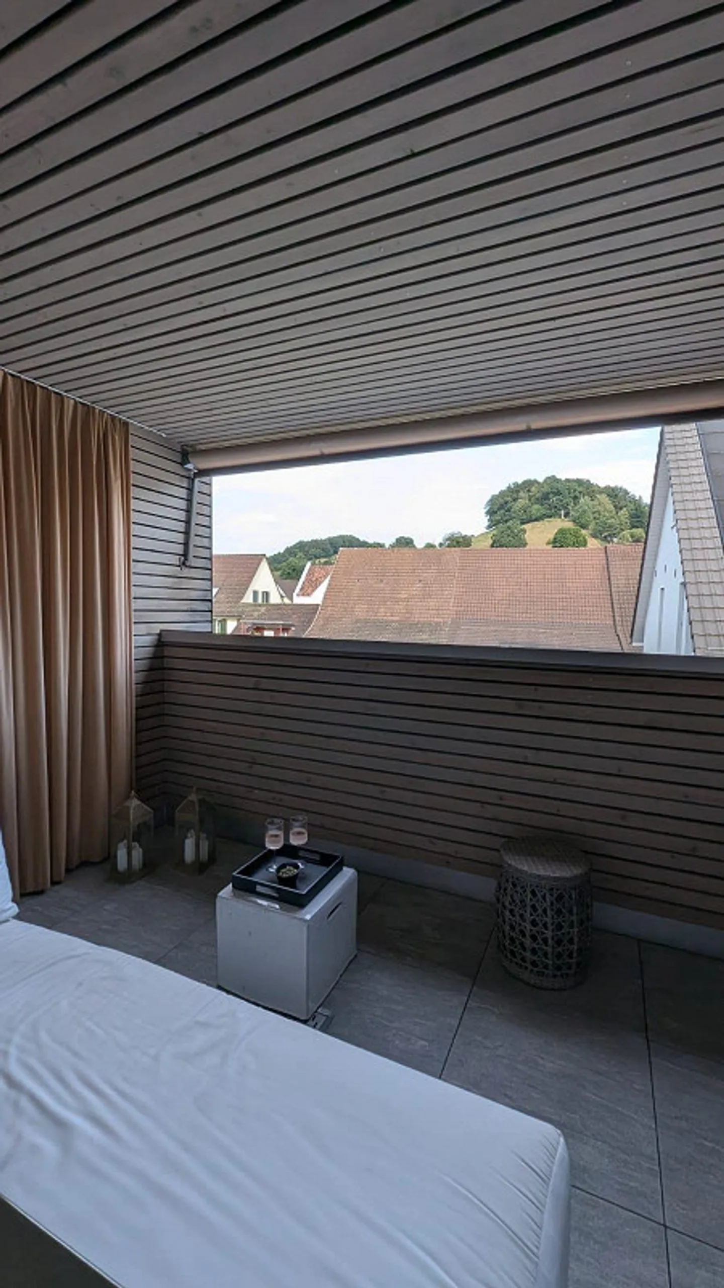 Exclusive Apartment - up to 5m Ceiling Height - View of the Lägern - Photo 13 of 17