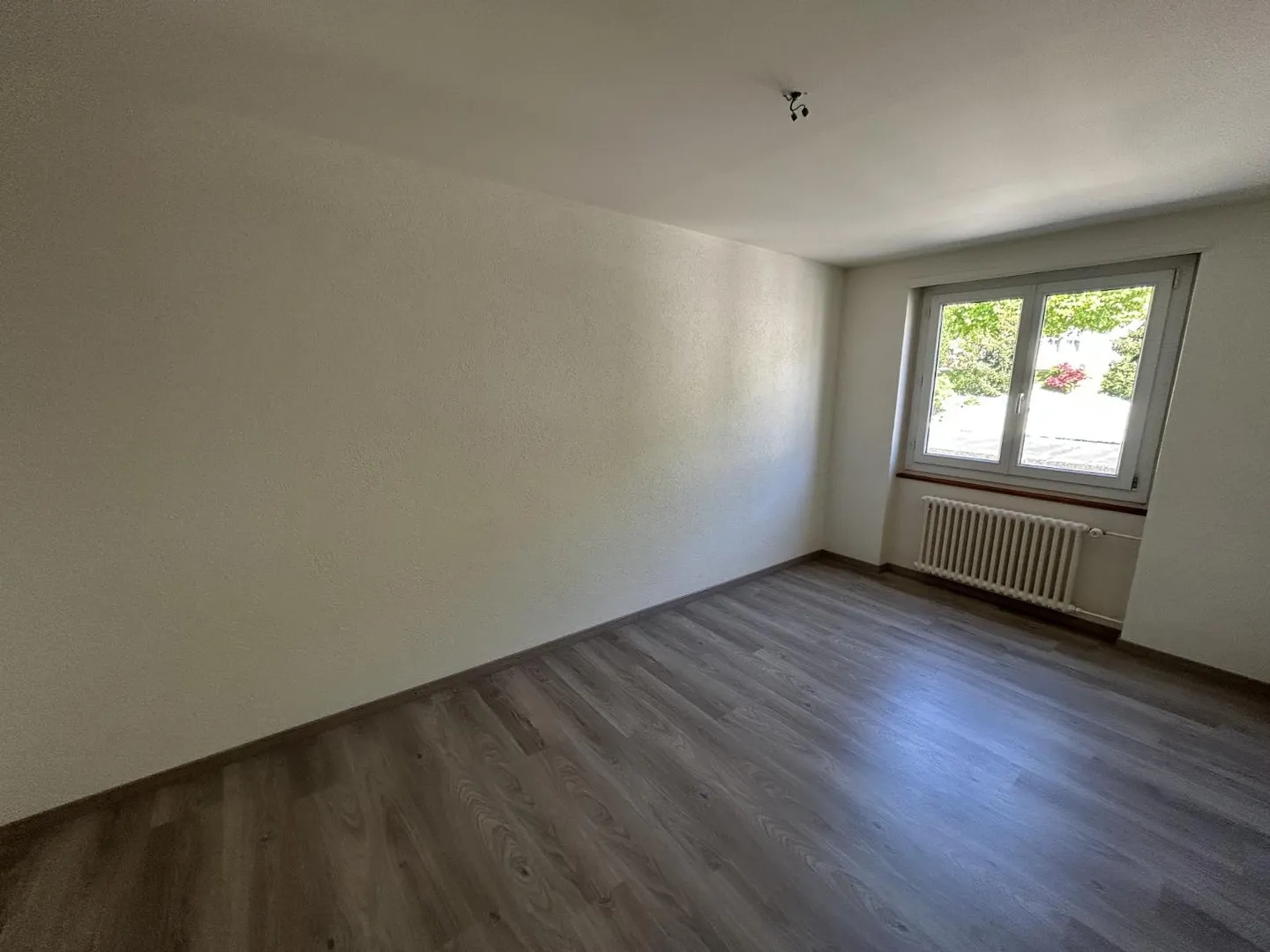 Zu vermieten: 3-Zimmer-Wohnung mit Balkon - Paul-Charmillot 82, St-Imier - Foto 5 von 9