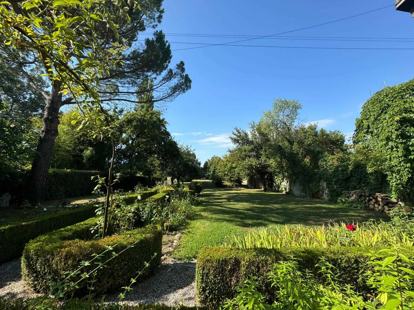 Maison Familiale avec Jardin - Photo 2 sur 5