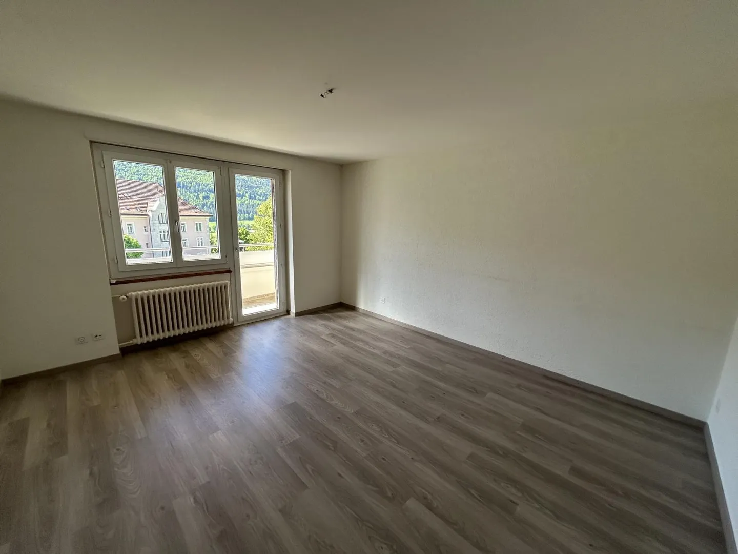 Zu vermieten: 3-Zimmer-Wohnung mit Balkon - Paul-Charmillot 82, St-Imier - Foto 8 von 9