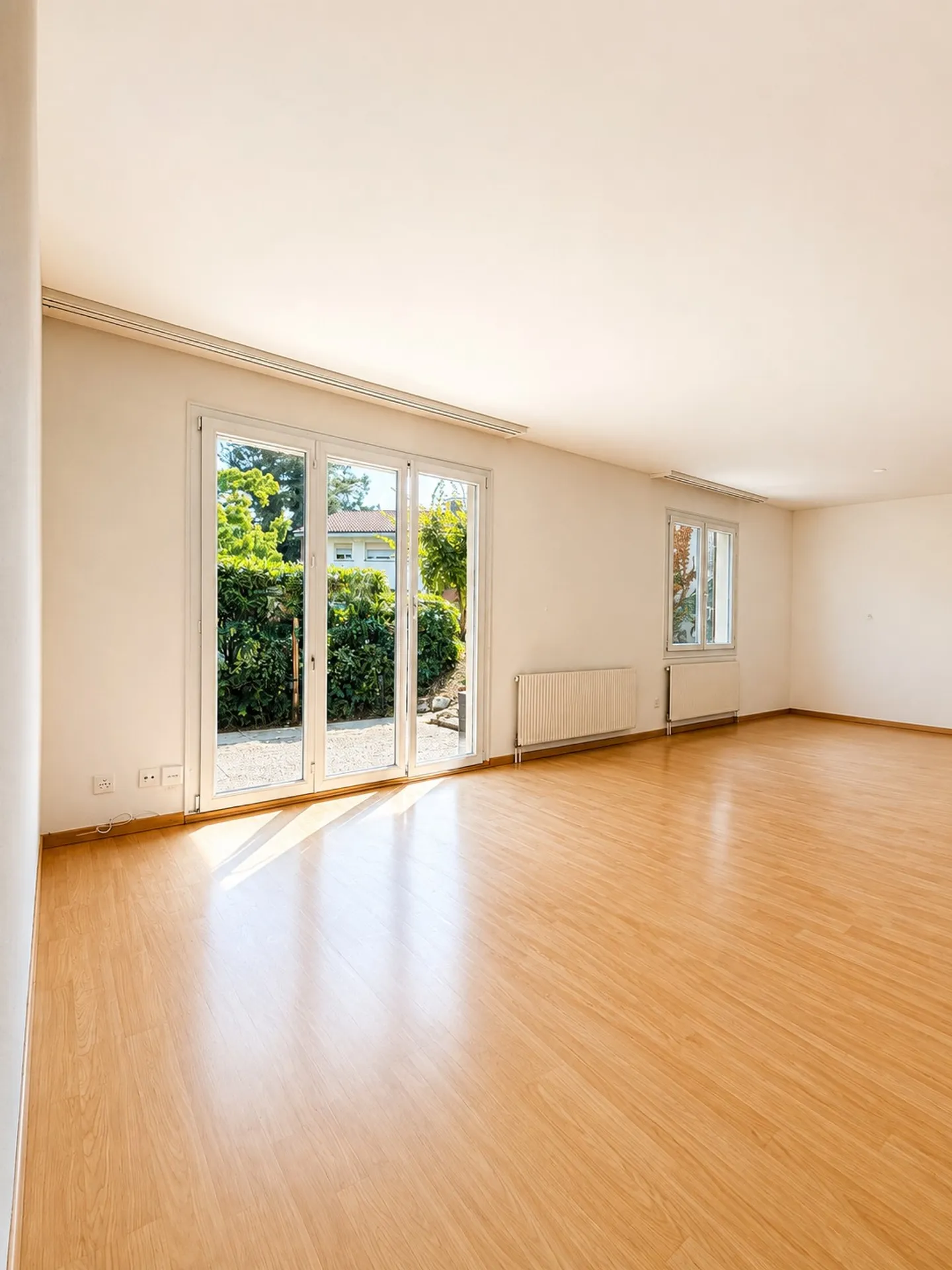 Appartement attrayant de 2,5 pièces avec espace de jardin - Photo 5 sur 8