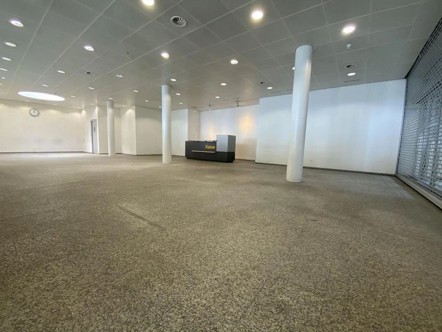 Votre nouvel espace commercial dans un emplacement central - Photo 5 sur 12