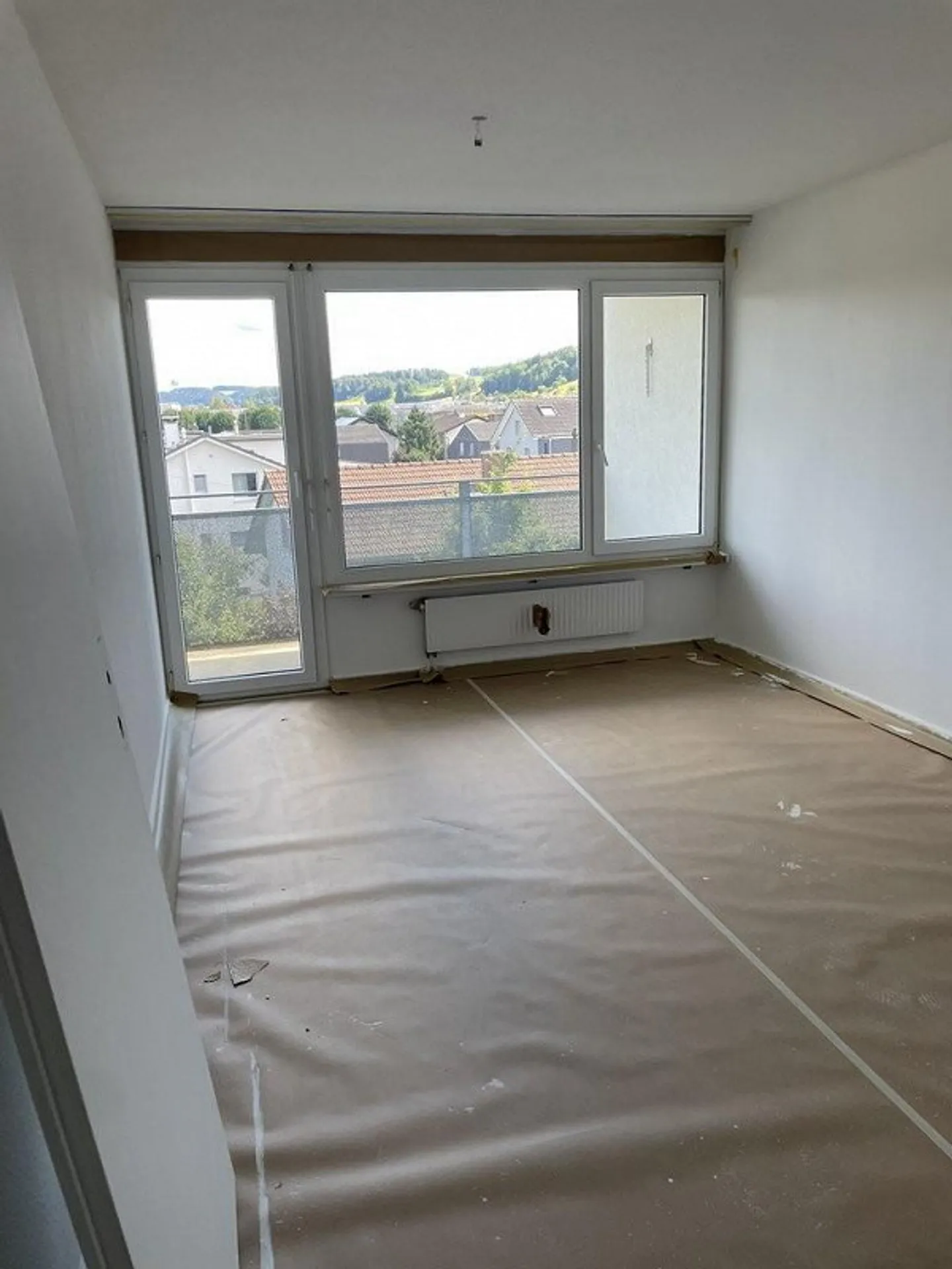 Vivre comme neuf : appartement rénové de 3,5 pièces avec une belle vue - Photo 5 sur 8