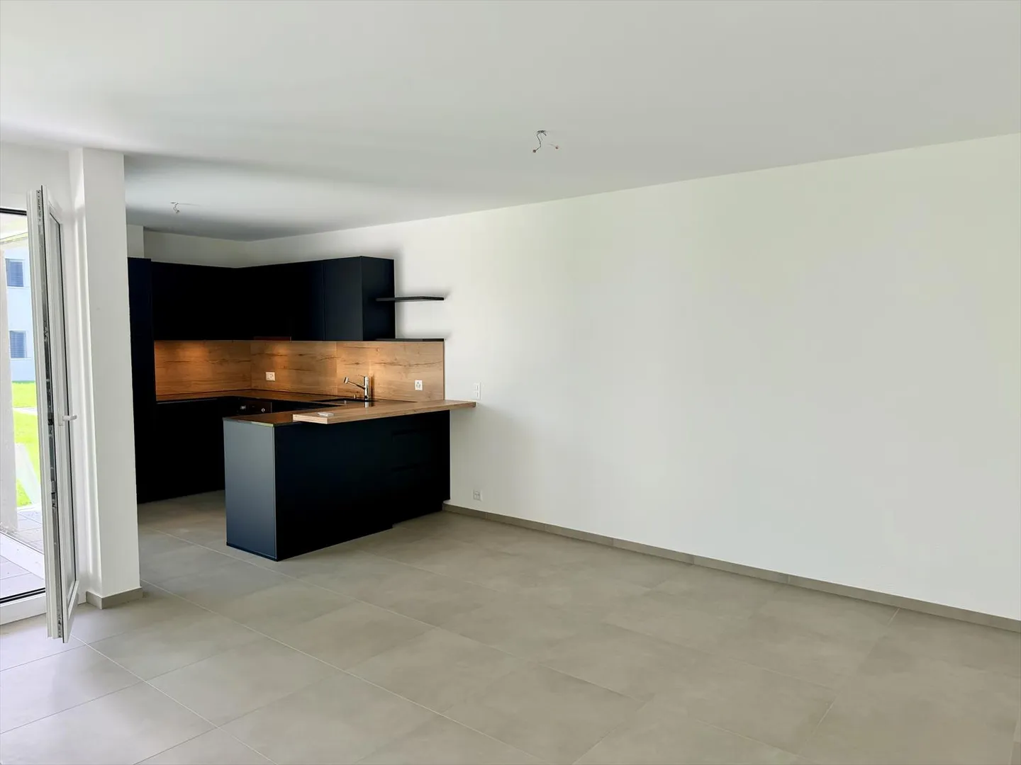 Appartement à vendre - Photo 3 sur 13