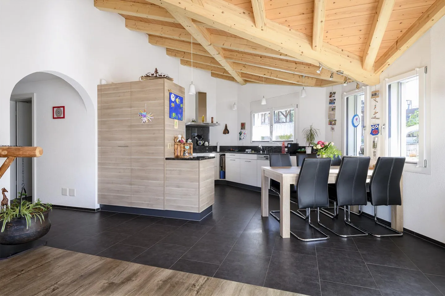 appartement sous les combles récemment rénové - Photo 2 sur 5