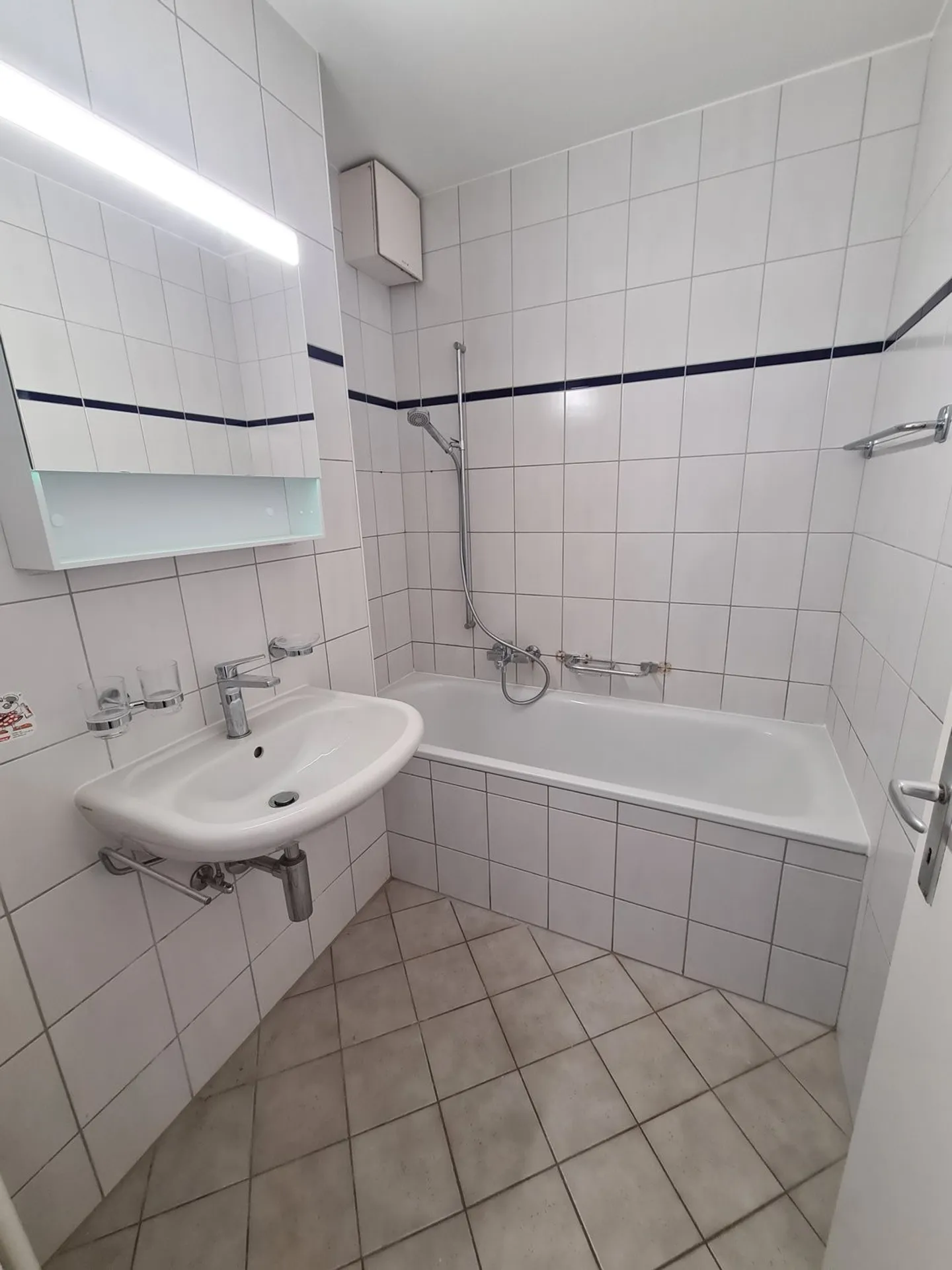 Incantevole appartamento di 4,5 stanze in un quartiere familiare, vicino a tutti i servizi - Foto 6 di 12